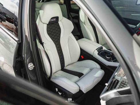 Used 2025 BMW X5 M Competition w/ Executive Package image 38