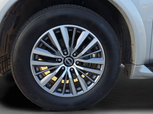 Used 2024 Nissan Armada SL w/ Captain's Chairs Package image 9