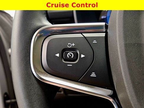 Used 2023 Volvo XC40 B5 Ultimate image 35