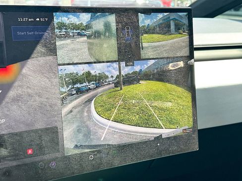 Used 2024 Tesla Cybertruck AWD Crew Cab image 13