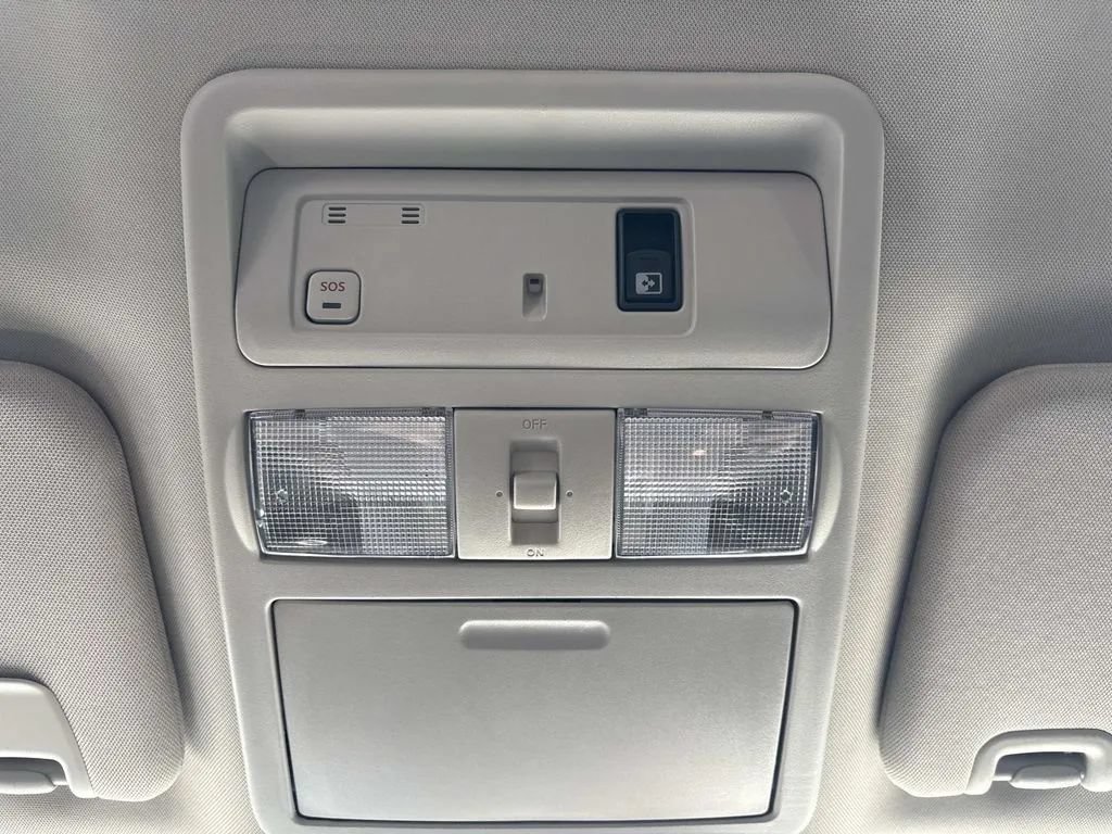 Used 2019 Nissan Titan PRO-4X w/ Pro-4x Convenience Package AWD/4WD image 16