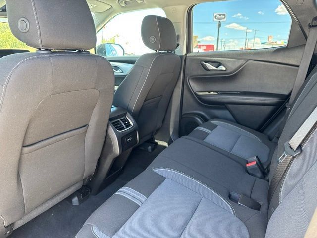 Used 2025 Chevrolet Blazer LT FWD image 21