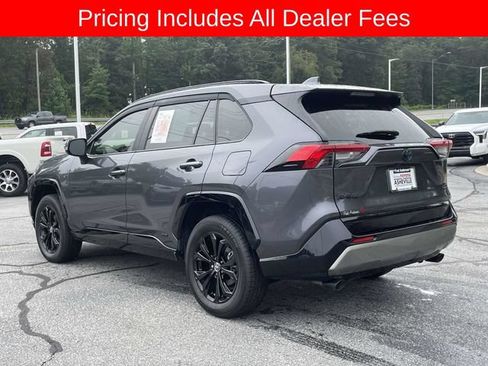 Used 2023 Toyota RAV4 SE AWD/4WD image 3