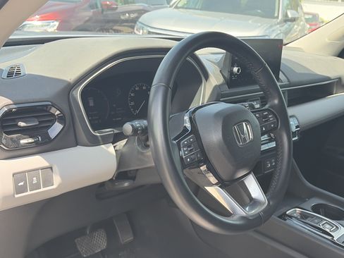 Used 2024 Honda Pilot EX-L image 17