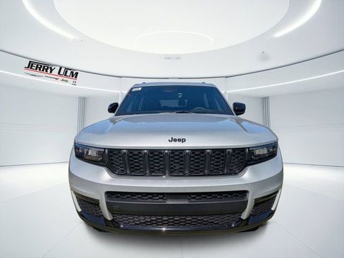New 2025 Jeep Grand Cherokee L Limited w/ Black Appearance Package RWD image 7