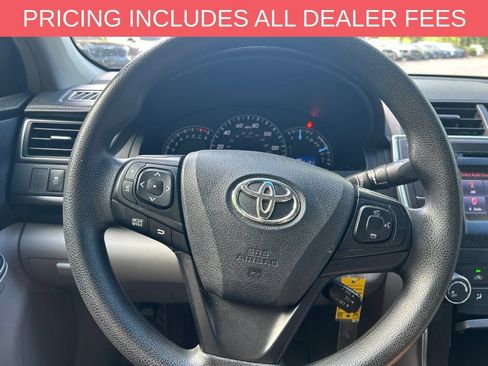 Used 2015 Toyota Camry LE FWD image 18