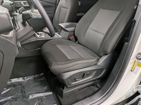Certified 2023 Ford Explorer XLT image 10