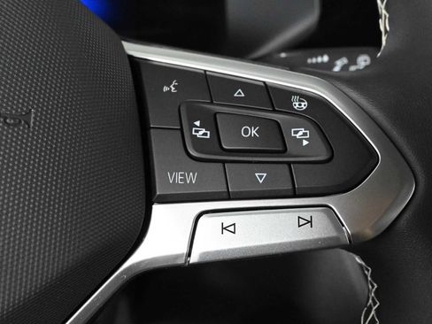 Certified 2023 Volkswagen Taos SE FWD image 20