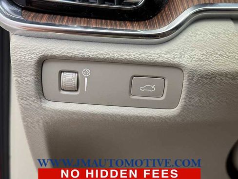 Used 2020 Volvo S60 T5 Momentum image 35