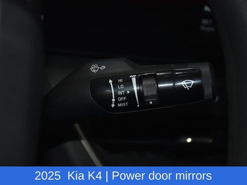 Used 2025 Kia K4 LXS image 12