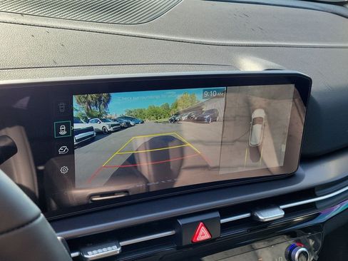 New 2026 Kia Sportage SX FWD image 32