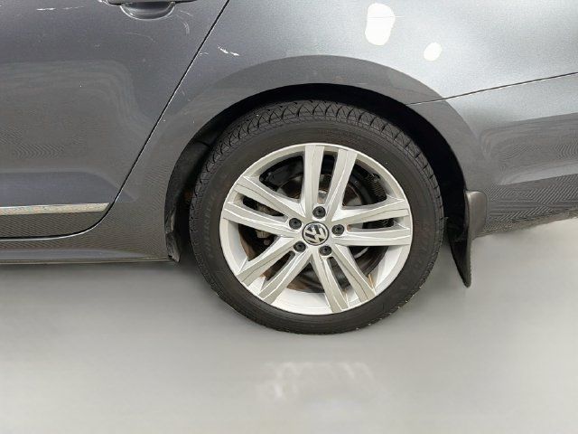 Used 2017 Volkswagen Jetta SEL FWD image 35
