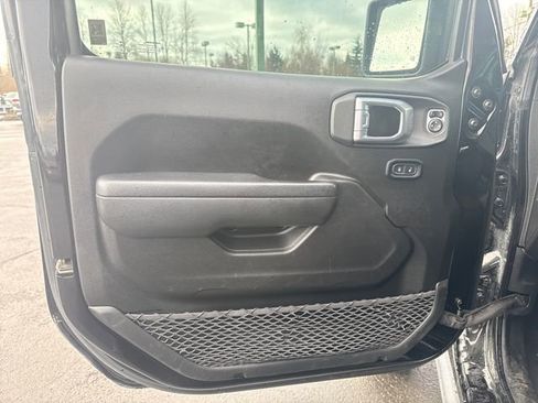 Used 2022 Jeep Gladiator Rubicon w/ Cold Weather Group image 20