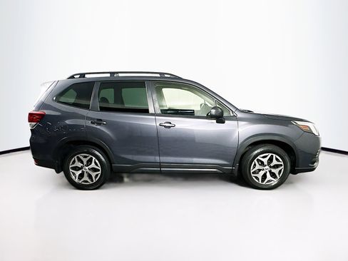 Used 2022 Subaru Forester Premium image 10