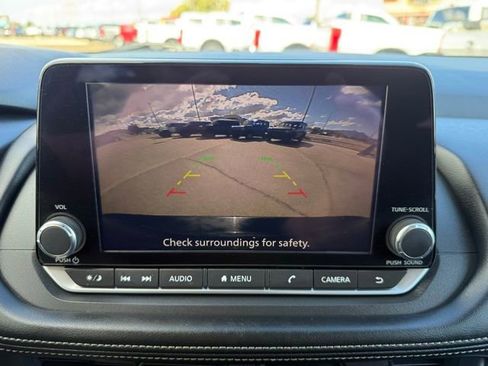 Used 2024 Nissan Rogue SV image 23