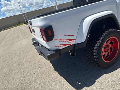 Used 2021 Jeep Gladiator Sport AWD/4WD image 13