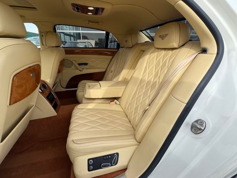 Used 2016 Bentley Flying Spur V8 AWD/4WD image 7