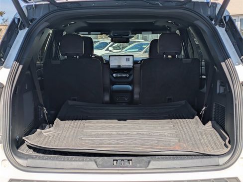 Used 2025 Ford Explorer Platinum image 13