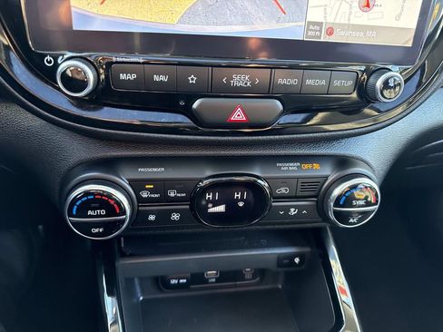 Used 2023 Kia Soul EX image 25