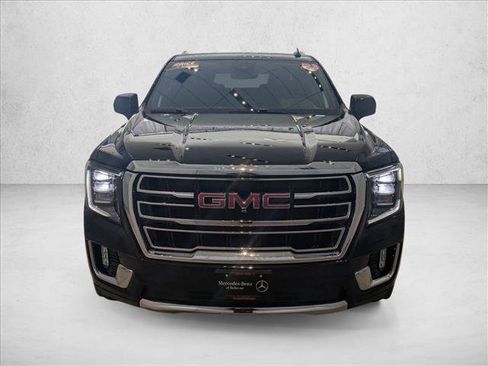 Used 2023 GMC Yukon XL SLT image 2