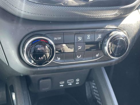 Used 2023 Chevrolet TrailBlazer LT w/ Convenience Package image 17