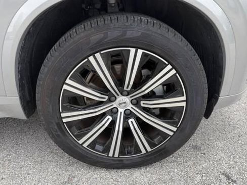 Used 2025 Volvo XC90 B5 Core AWD/4WD image 12