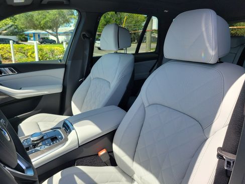New 2026 BMW X5 xDrive40i w/ Executive Package AWD/4WD image 17