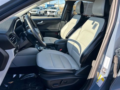Certified 2025 Ford Escape Platinum image 7