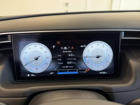 Used 2023 Hyundai Tucson Limited image 25