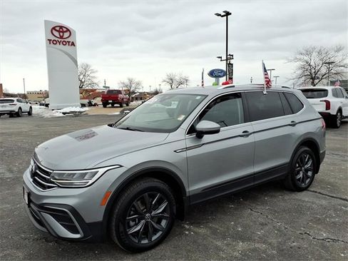 Used 2022 Volkswagen Tiguan SE image 8