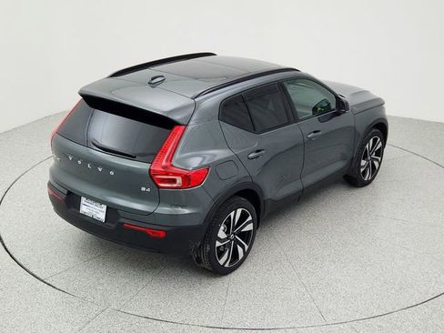 New 2026 Volvo XC40 B4 Plus w/ Climate Package image 15