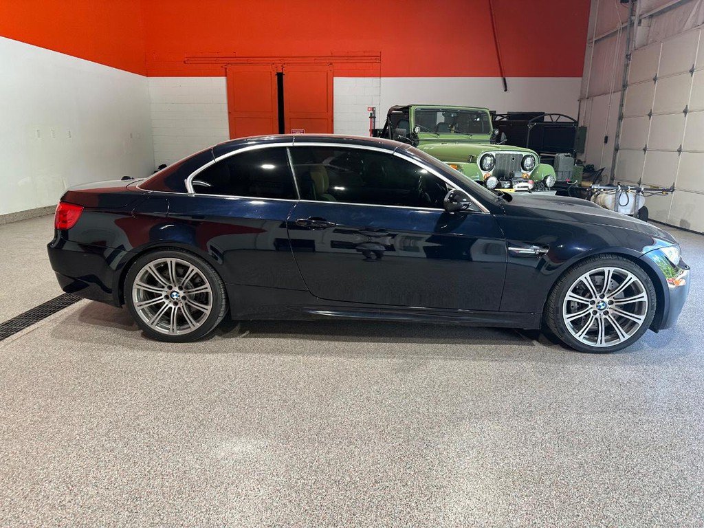 Used 2013 BMW M3 Convertible RWD image 2