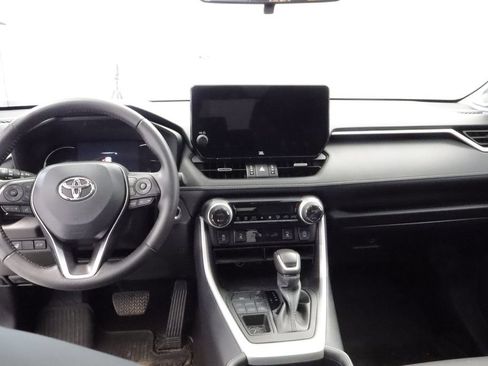 Used 2025 Toyota RAV4 XLE Premium w/ Weather Package AWD/4WD image 19