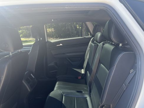 Used 2022 Volkswagen Atlas Cross Sport SE w/ Panoramic Sunroof Package image 30