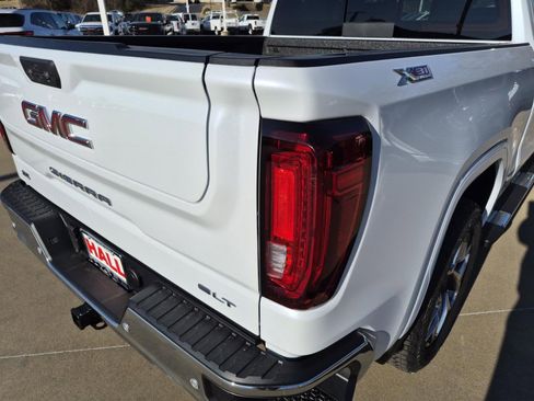 New 2026 GMC Sierra 1500 SLT image 6