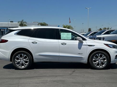 Used 2020 Buick Enclave Avenir w/ Avenir Technology Package AWD/4WD image 3