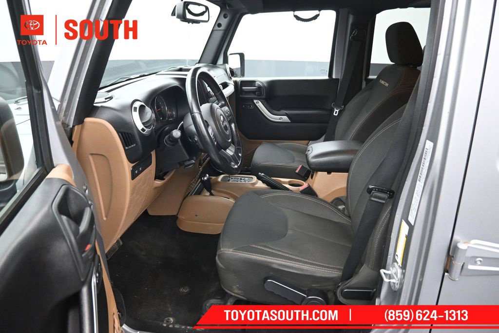 Used 2015 Jeep Wrangler Unlimited Rubicon w/ Max Tow Package AWD/4WD image 9