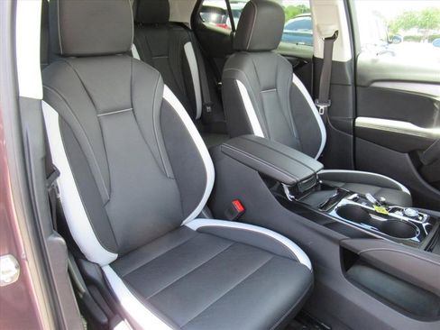 Certified 2025 Buick Envision Sport Touring AWD/4WD image 10