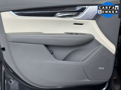 Used 2022 Cadillac XT6 Premium Luxury w/ Technology Package FWD image 14