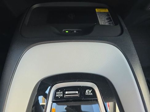 Used 2026 Toyota Corolla SE w/ SE Premium Package image 27