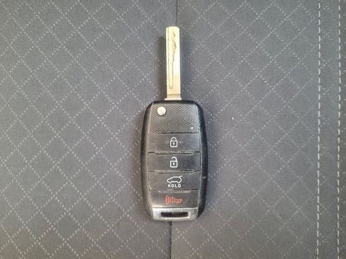 Used 2018 Kia Sorento LX image 32