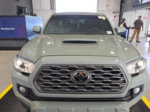 Used 2023 Toyota Tacoma TRD Sport w/ Technology Package image 4
