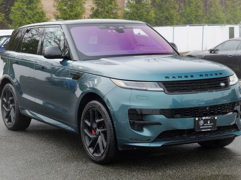 Used 2023 Land Rover Range Rover Sport SE Dynamic image 9