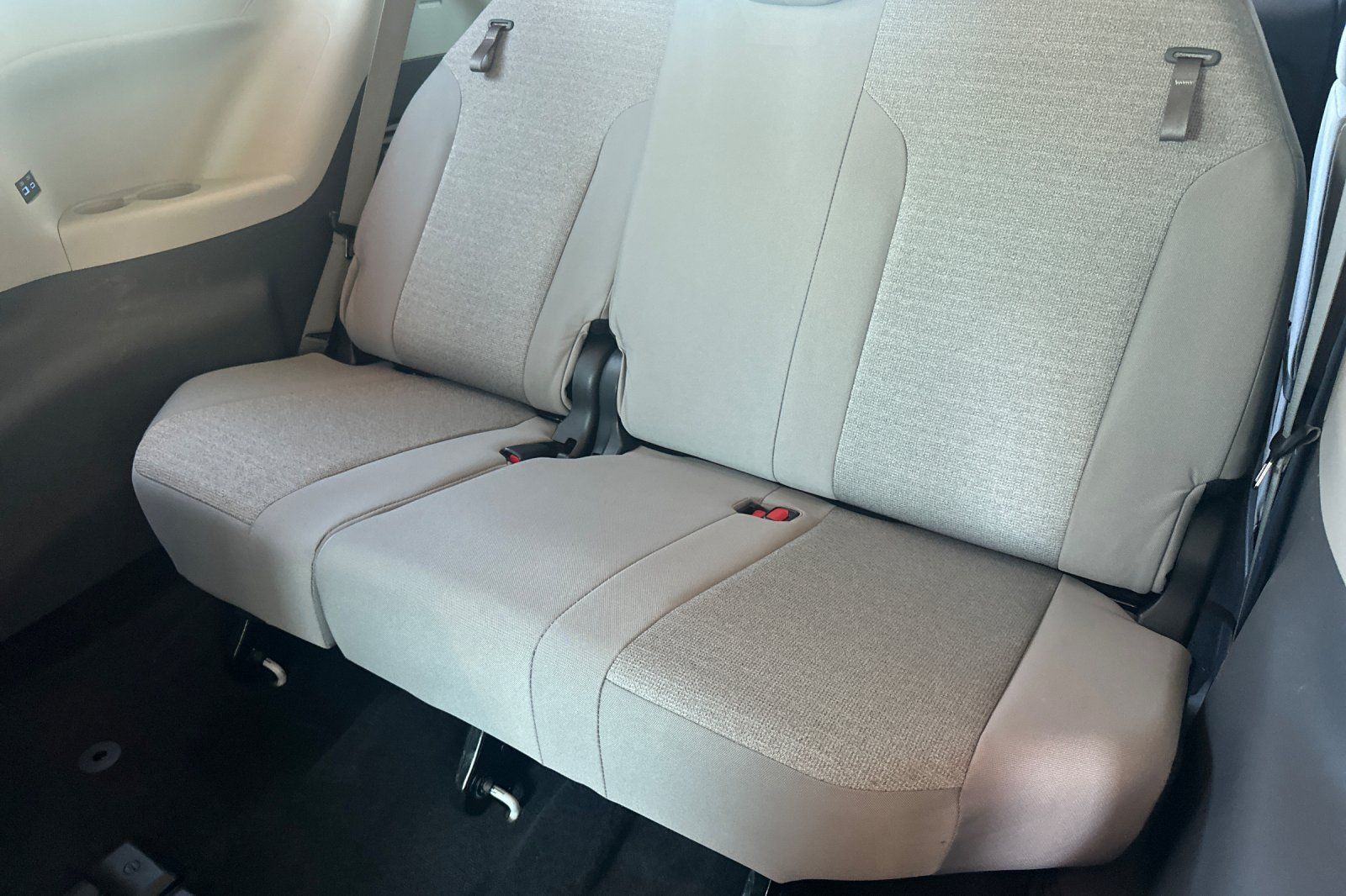 Certified 2024 Toyota Sienna LE AWD/4WD image 18