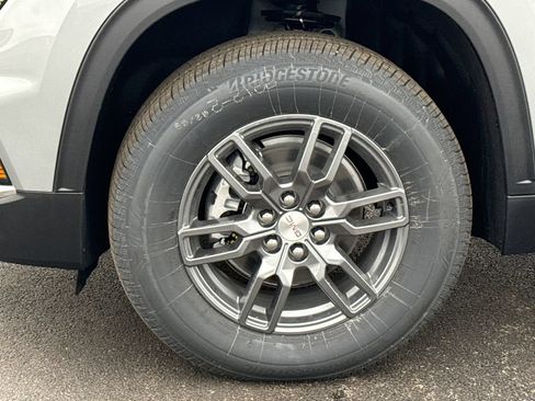 New 2026 GMC Acadia Elevation AWD/4WD image 13