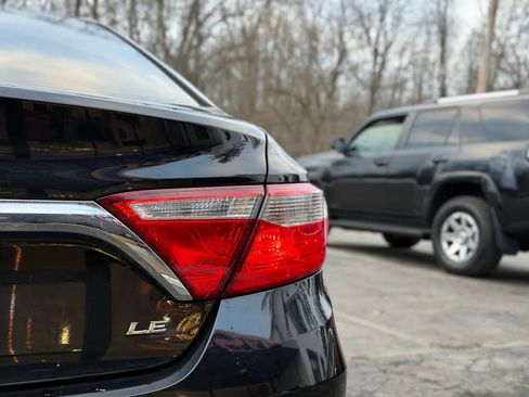 Used 2017 Toyota Camry LE image 33