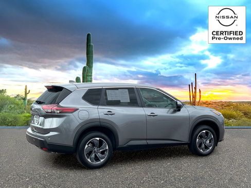 Certified 2025 Nissan Rogue SV FWD image 5