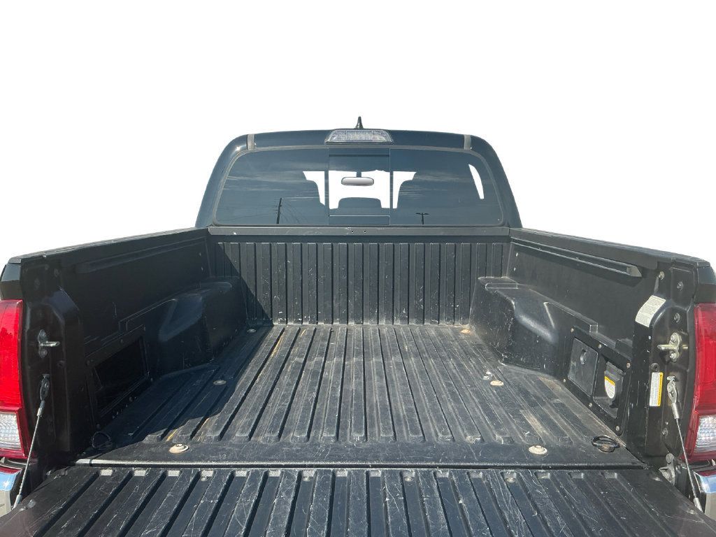 Used 2017 Toyota Tacoma TRD Off-Road w/ Tow Package (A/T) AWD/4WD image 24