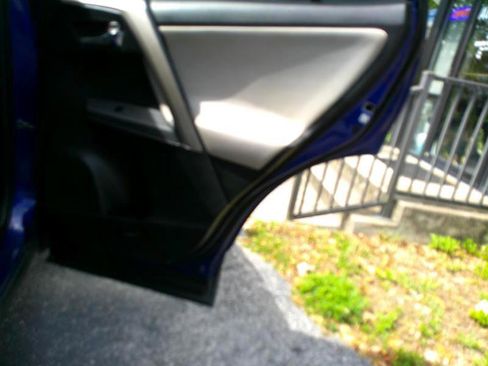 Used 2015 Toyota RAV4 XLE image 23