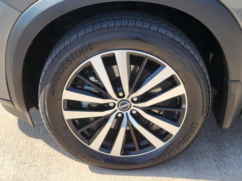 Used 2025 Nissan Pathfinder Platinum w/ Cargo Package FWD image 9
